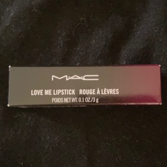 MAC Lipstick Bundle of 3 in La Femme 410, Joie de Vivre 415 & Give me Fever 428 - Picture 11 of 16